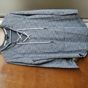 💥5/$15💥🩶 Inspired Hearts Gray Knit ,Relax Fit ,Lace -Up Hoodie  SZ Large